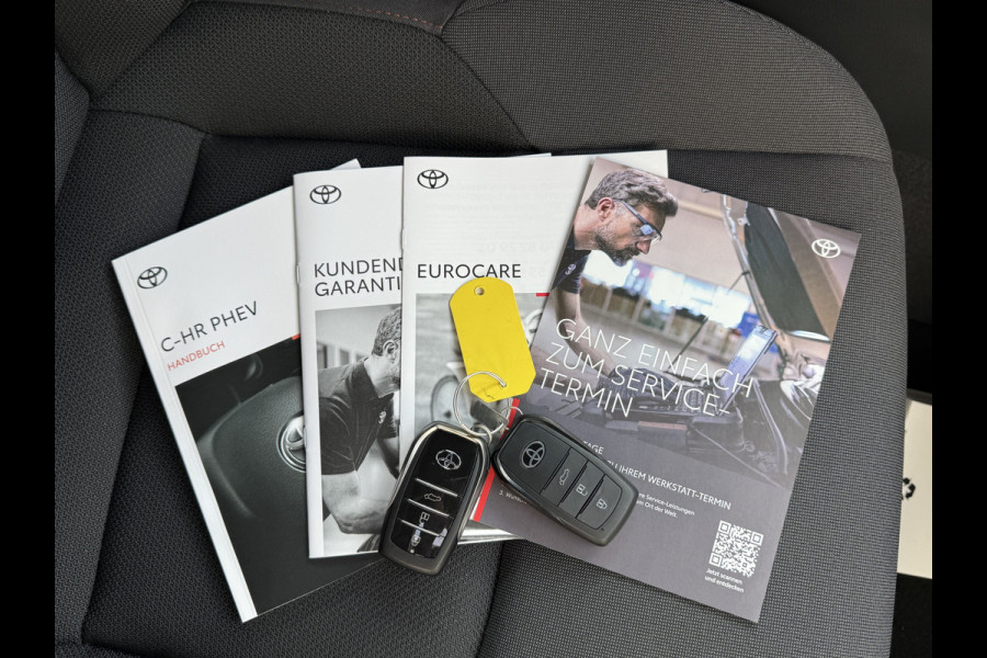 Toyota C-HR 2.0 Plug-in Hybrid 220 Dynamic | ACC | Camera | Navi XL | Keyless | Winter-Pakket | 18 inch