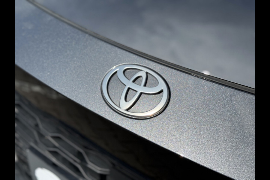 Toyota C-HR 2.0 Plug-in Hybrid 220 Dynamic | ACC | Camera | Navi XL | Keyless | Winter-Pakket | 18 inch