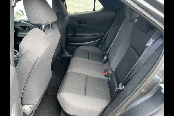 Toyota C-HR 2.0 Hybrid 200 Dynamic Plus | ZONDER STEKKER! | Navi XL | Winter Pack | Camera | ACC