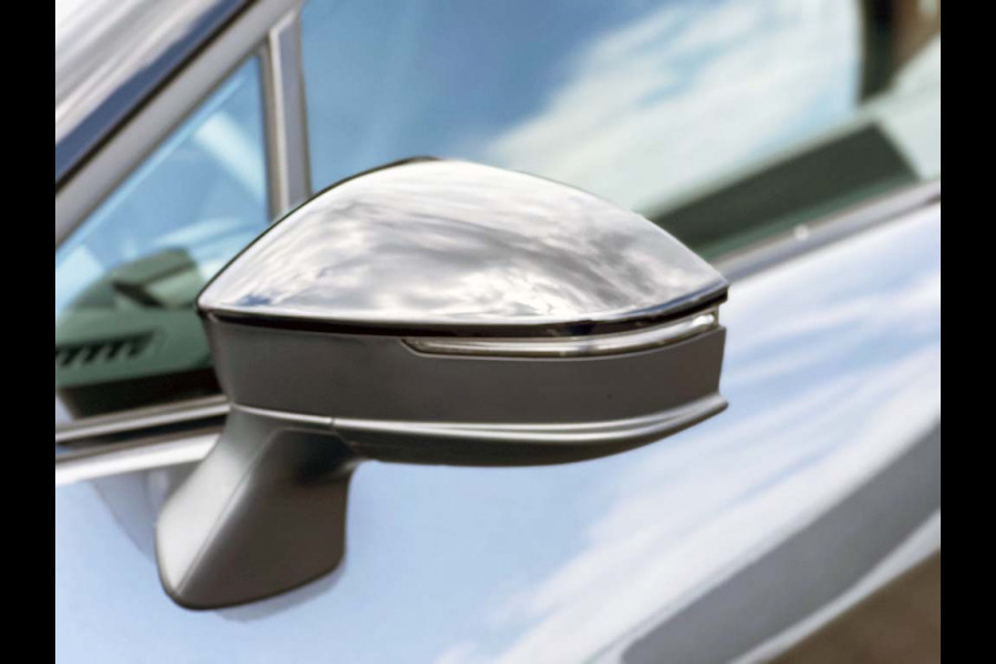 Toyota C-HR 2.0 Hybrid 200 Dynamic Plus | ZONDER STEKKER! | Navi XL | Winter Pack | Camera | ACC