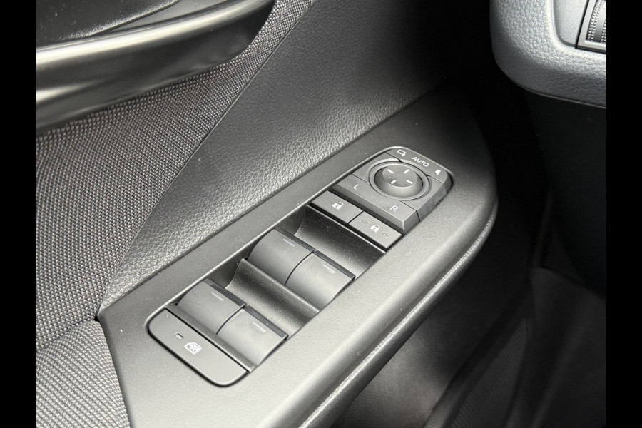 Toyota C-HR 2.0 Hybrid 200 Dynamic Bi-Tone | ZONDER STEKKER! | Navi XL | ACC | Camera | Keyless | LED | 18 inch