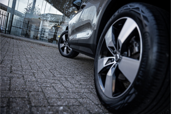 Volvo XC40 1.5 T2 Business Pro Aut.8 ** Panodak ** Camera ** 19inch ** Winter-line NAP!!
