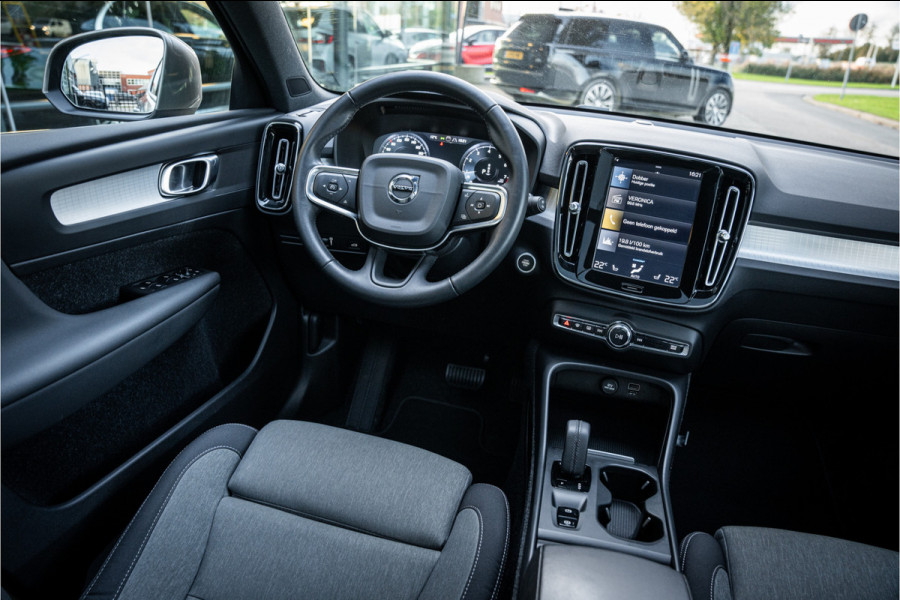 Volvo XC40 1.5 T2 Business Pro Aut.8 ** Panodak ** Camera ** 19inch ** Winter-line NAP!!