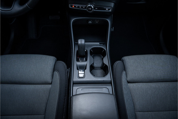 Volvo XC40 1.5 T2 Business Pro Aut.8 ** Panodak ** Camera ** 19inch ** Winter-line NAP!!