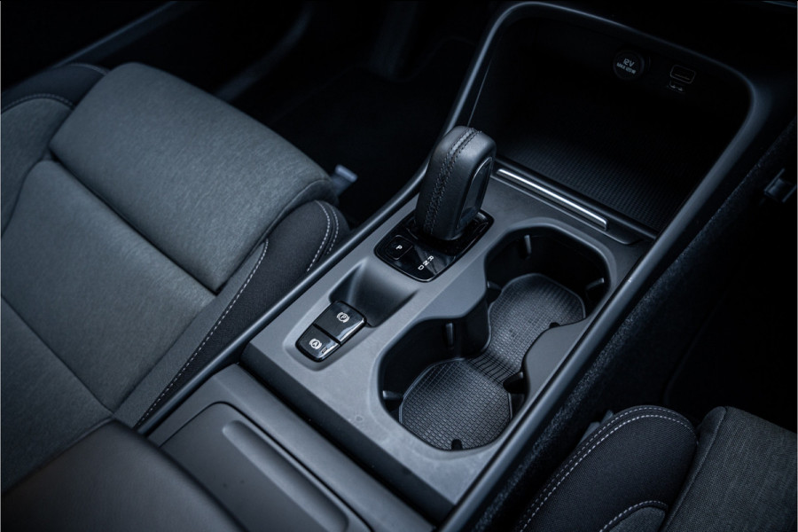 Volvo XC40 1.5 T2 Business Pro Aut.8 ** Panodak ** Camera ** 19inch ** Winter-line NAP!!