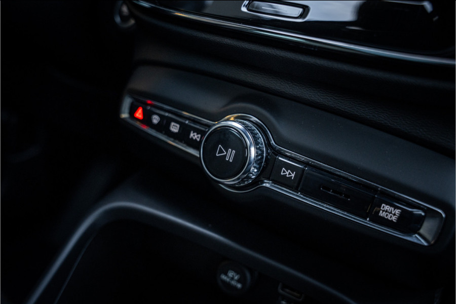 Volvo XC40 1.5 T2 Business Pro Aut.8 ** Panodak ** Camera ** 19inch ** Winter-line NAP!!