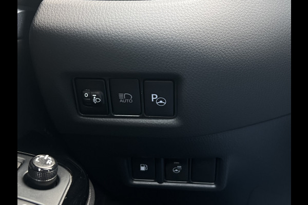 Toyota C-HR 2.0 Hybrid Bi-Tone | Navi | Carplay | Dodehoek | Park Assist | Camera