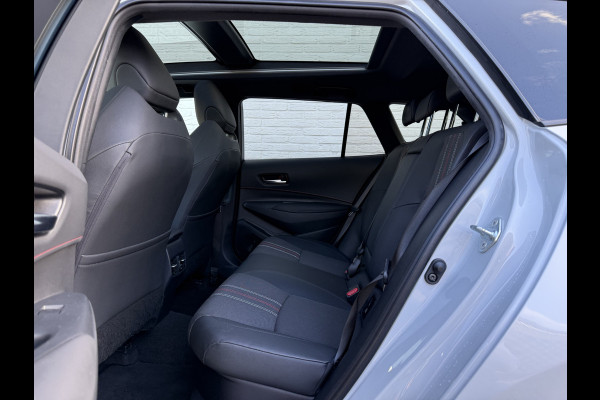 Toyota Corolla Touring Sports 2.0 Hybrid Business GR-Sport | Pano | Trekhaak | JBL | ACC | Keyless | LED | 18 inch