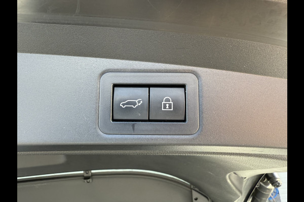 Toyota Corolla Touring Sports 2.0 Hybrid Business GR-Sport | Pano | Trekhaak | JBL | ACC | Keyless | LED | 18 inch