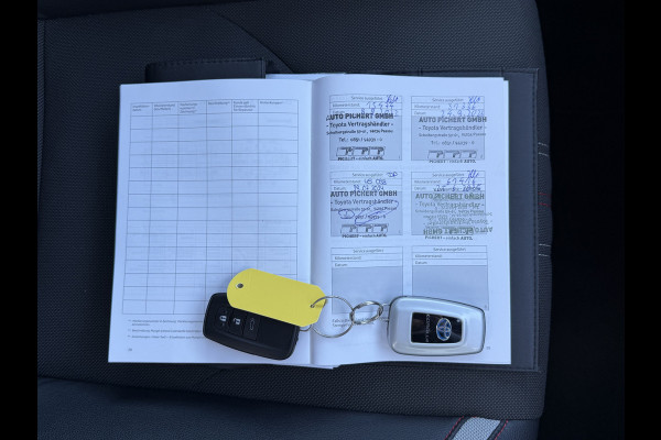 Toyota Corolla Touring Sports 2.0 Hybrid Business GR-Sport | Pano | Trekhaak | JBL | ACC | Keyless | LED | 18 inch