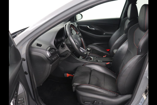 Hyundai i30 1.5 T-GDi MHEV N Line | Trekhaak | Sportstoelen | Stoelverwarming | Full LED | Carplay | Camera | Leder/Alcantara | Memory | Keyless | Climate control