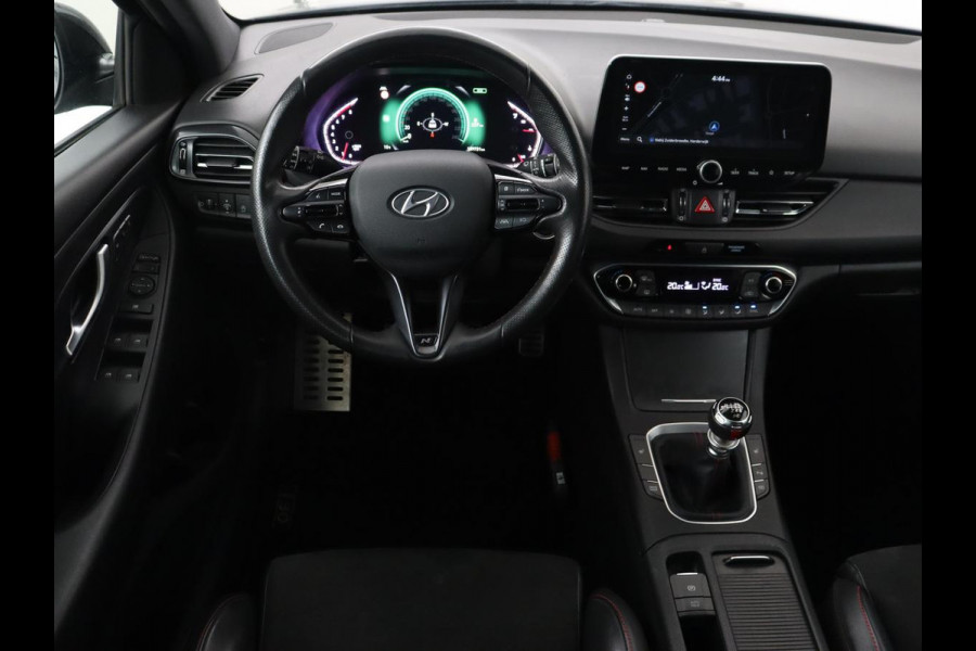 Hyundai i30 1.5 T-GDi MHEV N Line | Trekhaak | Sportstoelen | Stoelverwarming | Full LED | Carplay | Camera | Leder/Alcantara | Memory | Keyless | Climate control