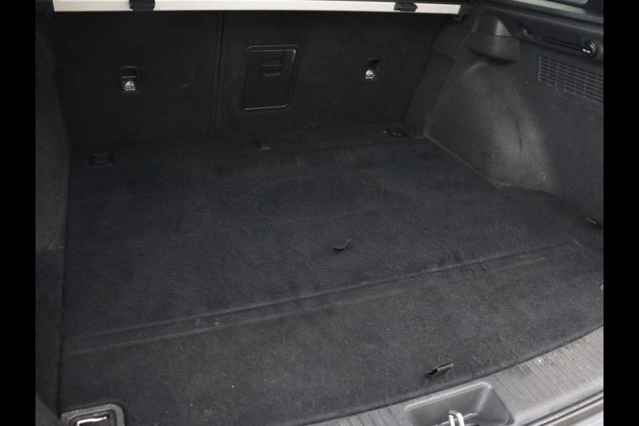 Hyundai i30 1.5 T-GDi MHEV N Line | Trekhaak | Sportstoelen | Stoelverwarming | Full LED | Carplay | Camera | Leder/Alcantara | Memory | Keyless | Climate control