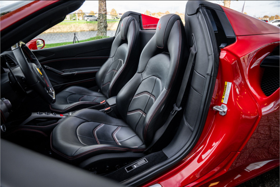 Ferrari 488 3.9 Spider HELE ** NL geleverd ** Atelier ** Carbon ** Titanium Exhaust ** 360 Camera ** Scuderia Shields ** NAP!