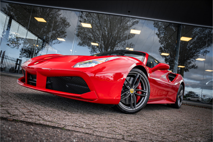 Ferrari 488 3.9 Spider HELE ** NL geleverd ** Atelier ** Carbon ** Titanium Exhaust ** 360 Camera ** Scuderia Shields ** NAP!