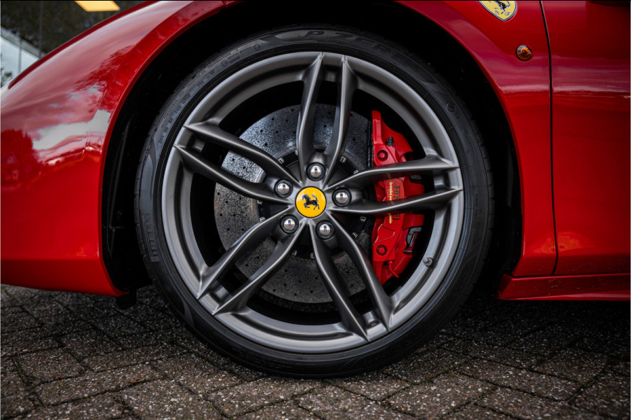 Ferrari 488 3.9 Spider HELE ** NL geleverd ** Atelier ** Carbon ** Titanium Exhaust ** 360 Camera ** Scuderia Shields ** NAP!