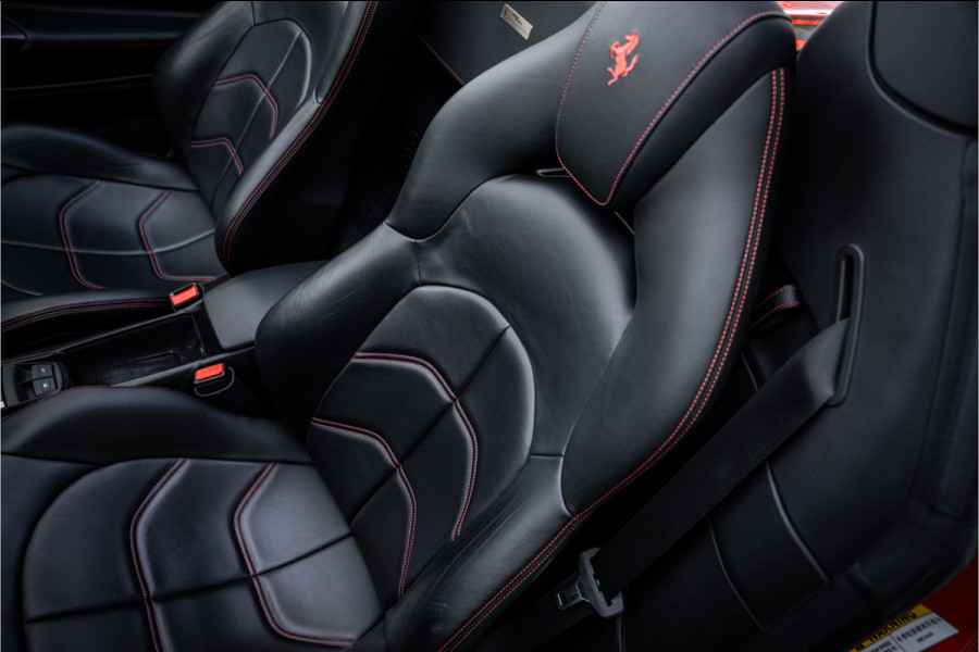 Ferrari 488 3.9 Spider HELE ** NL geleverd ** Atelier ** Carbon ** Titanium Exhaust ** 360 Camera ** Scuderia Shields ** NAP!