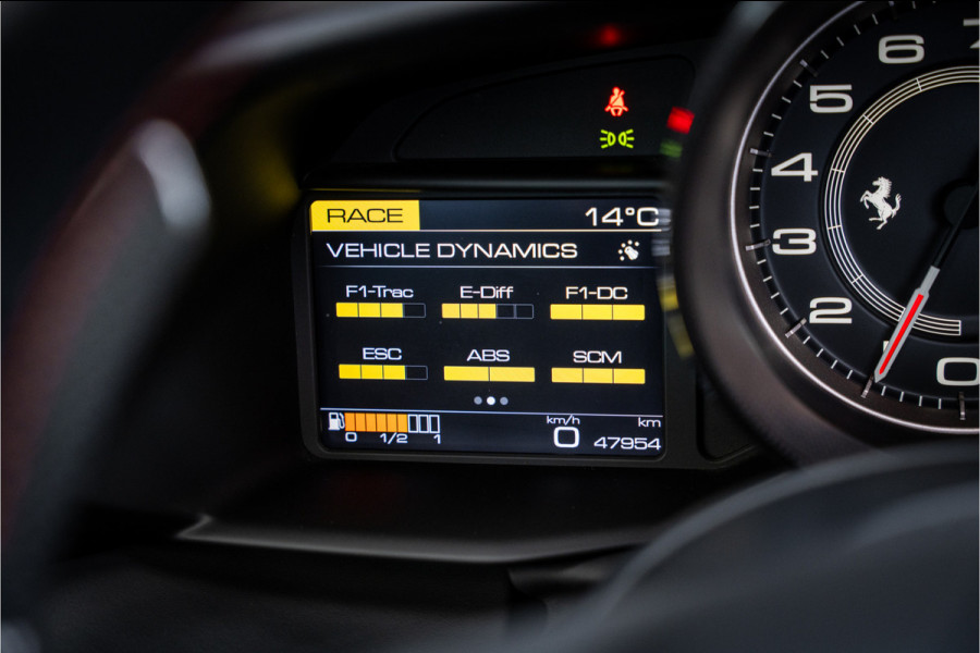 Ferrari 488 3.9 Spider HELE ** NL geleverd ** Atelier ** Carbon ** Titanium Exhaust ** 360 Camera ** Scuderia Shields ** NAP!