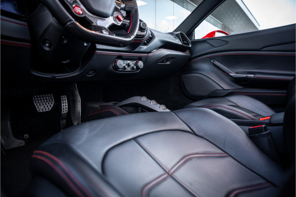 Ferrari 488 3.9 Spider HELE ** NL geleverd ** Atelier ** Carbon ** Titanium Exhaust ** 360 Camera ** Scuderia Shields ** NAP!