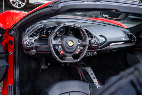 Ferrari 488 3.9 Spider HELE ** NL geleverd ** Atelier ** Carbon ** Titanium Exhaust ** 360 Camera ** Scuderia Shields ** NAP!