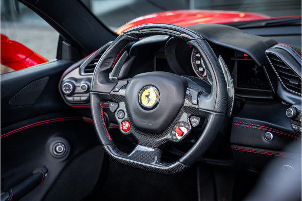 Ferrari 488 3.9 Spider HELE ** NL geleverd ** Atelier ** Carbon ** Titanium Exhaust ** 360 Camera ** Scuderia Shields ** NAP!
