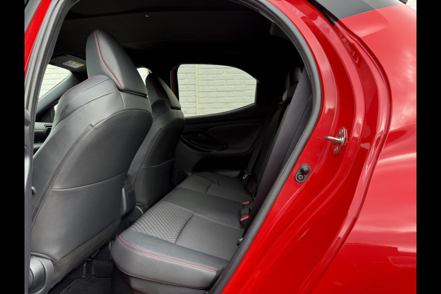 Toyota Yaris 1.5 Hybrid Executive | Trekhaak | CarPlay | ACC | Camera | LED | Keyless