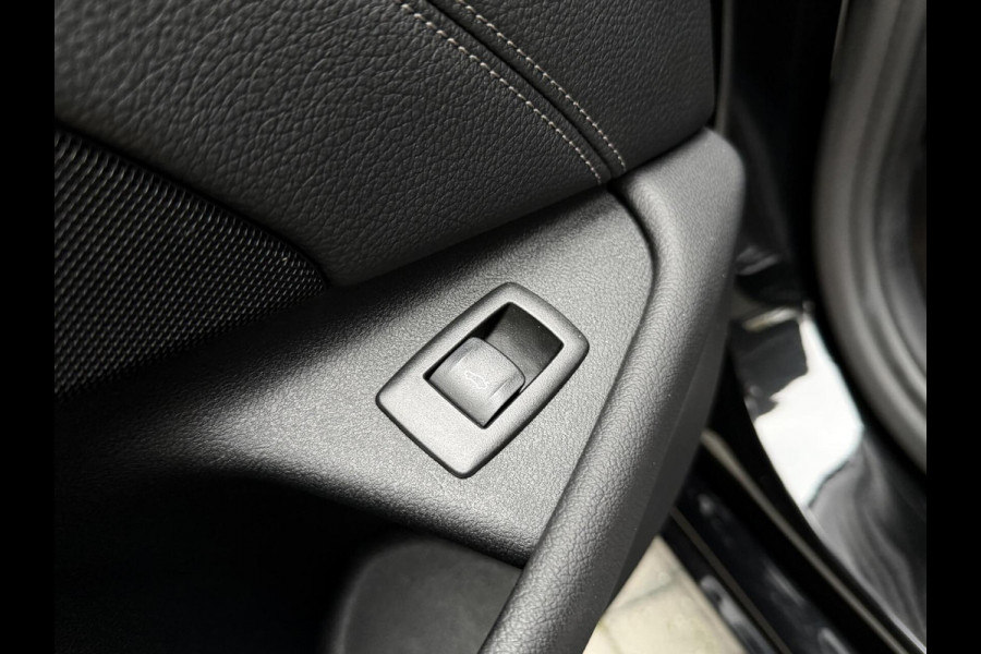 BMW 5 Serie Touring 520i High Executive Automaat | Apple CarPlay | Leren bekleding | Stoelverwarming | LED verlichting | Comfortstoelen met