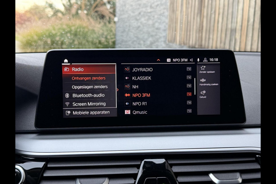 BMW 5 Serie Touring 520i High Executive Automaat | Apple CarPlay | Leren bekleding | Stoelverwarming | LED verlichting | Comfortstoelen met