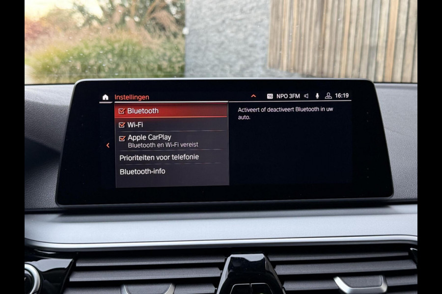 BMW 5 Serie Touring 520i High Executive Automaat | Apple CarPlay | Leren bekleding | Stoelverwarming | LED verlichting | Comfortstoelen met