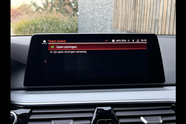 BMW 5 Serie Touring 520i High Executive Automaat | Apple CarPlay | Leren bekleding | Stoelverwarming | LED verlichting | Comfortstoelen met