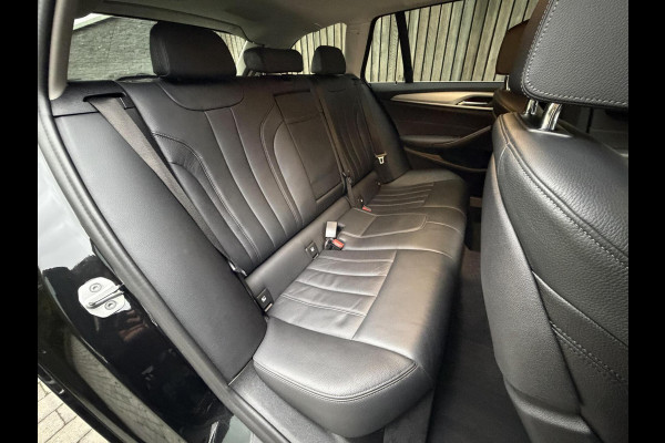 BMW 5 Serie Touring 520i High Executive Automaat | Apple CarPlay | Leren bekleding | Stoelverwarming | LED verlichting | Comfortstoelen met