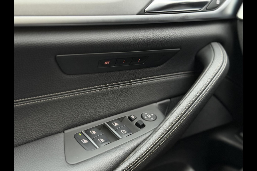 BMW 5 Serie Touring 520i High Executive Automaat | Apple CarPlay | Leren bekleding | Stoelverwarming | LED verlichting | Comfortstoelen met