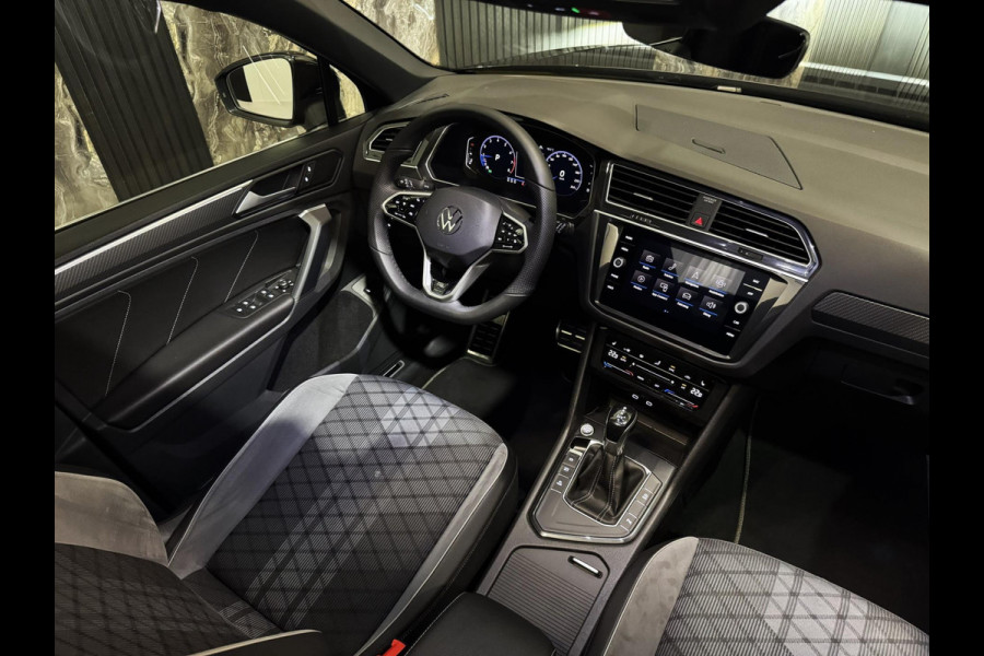 Volkswagen Tiguan 1.5 TSI 3x R-line|PANO||KEYLESS|SFEER|ACC|BOMVOL