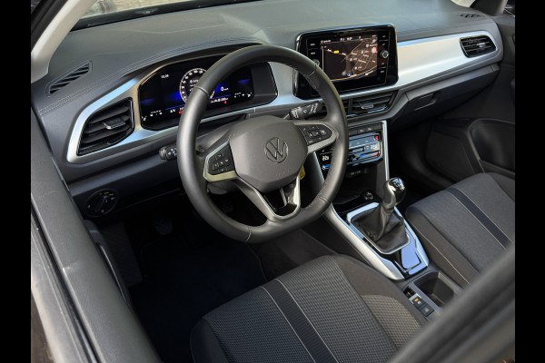Volkswagen T-Roc TSI 115PK LIFE NAVI/PDC/CARPLAY