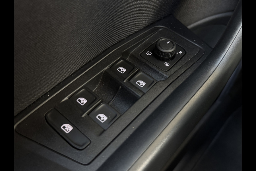 Volkswagen T-Roc TSI 115PK LIFE NAVI/PDC/CARPLAY