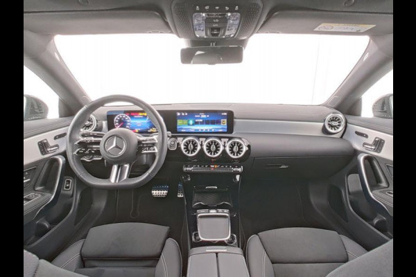 Mercedes-Benz CLA-Klasse Shooting Brake 250 e AMG Line / ACC / Memory / Head Up / Elek Stoelen / 360 Camera / Lane Assist / 19 Inc