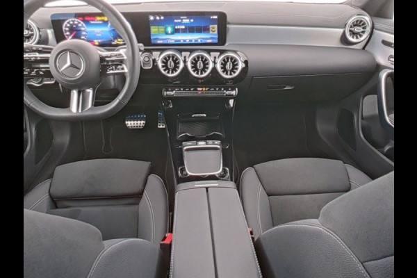 Mercedes-Benz CLA-Klasse Shooting Brake 250 e AMG Line / ACC / Memory / Head Up / Elek Stoelen / 360 Camera / Lane Assist / 19 Inc