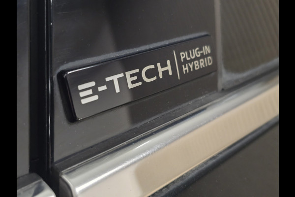 Renault Captur 1.6 E-Tech Plug-in Hybrid 160 Intens CAMERA PARKEERSENSOREN VOOR EN ACHTER STOELVERWARMING CRUISE CONTROL NAVI