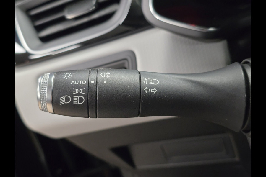 Renault Captur 1.6 E-Tech Plug-in Hybrid 160 Intens CAMERA PARKEERSENSOREN VOOR EN ACHTER STOELVERWARMING CRUISE CONTROL NAVI