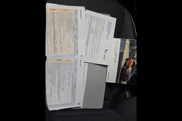 Renault Captur 1.6 E-Tech Plug-in Hybrid 160 Intens CAMERA PARKEERSENSOREN VOOR EN ACHTER STOELVERWARMING CRUISE CONTROL NAVI