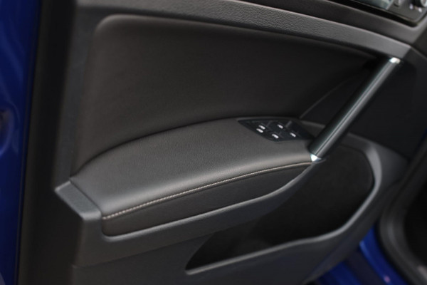 Volkswagen Golf 2.0 TSI 4Motion R *Akra*Pano*DCC*Dynaudio*Camera*