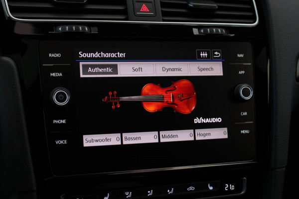 Volkswagen Golf 2.0 TSI 4Motion R *Akra*Pano*DCC*Dynaudio*Camera*