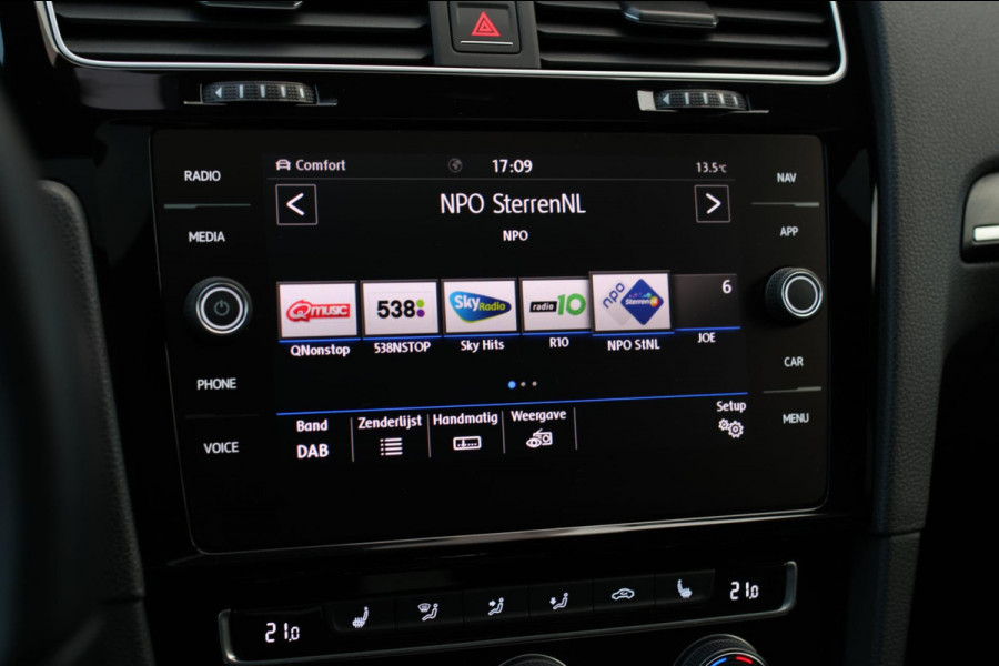 Volkswagen Golf 2.0 TSI 4Motion R *Akra*Pano*DCC*Dynaudio*Camera*