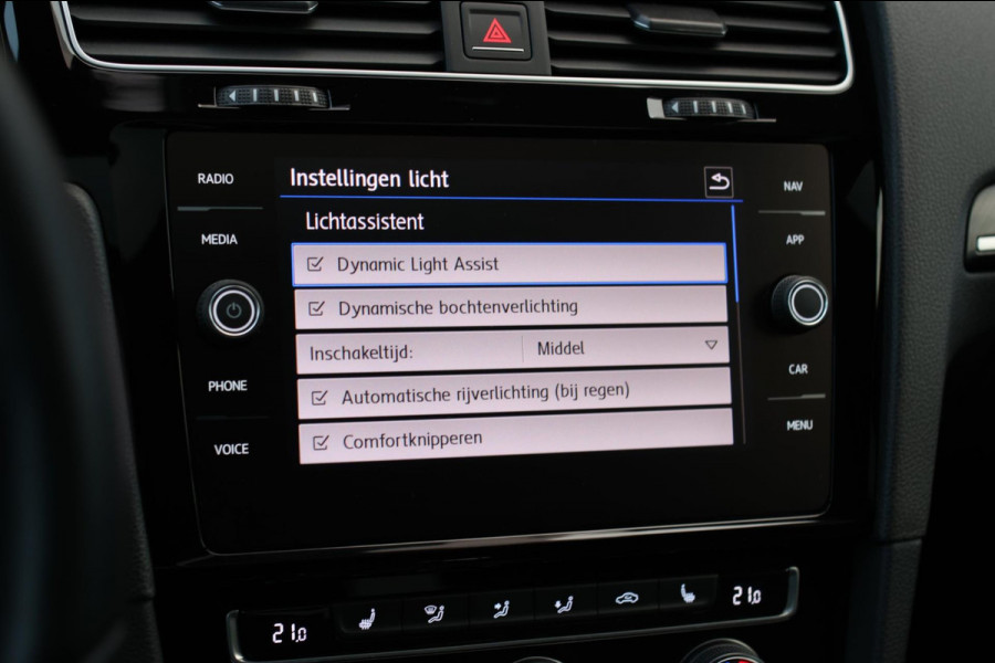 Volkswagen Golf 2.0 TSI 4Motion R *Akra*Pano*DCC*Dynaudio*Camera*