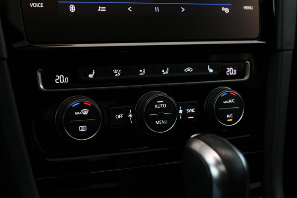 Volkswagen Golf 2.0 TSI 4Motion R *Akra*Pano*DCC*Dynaudio*Camera*