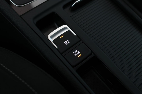 Volkswagen Golf 2.0 TSI 4Motion R *Akra*Pano*DCC*Dynaudio*Camera*