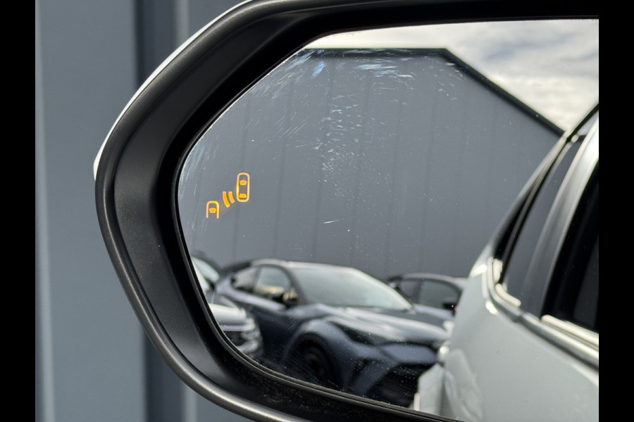 Toyota Yaris Cross 1.5 Hybrid Adventure | Treeplanken | Head-up | BSM | Rijklaar!!