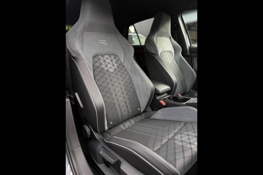 Volkswagen Golf 1.5 eTSI 3x R-Line CarPlay Camera