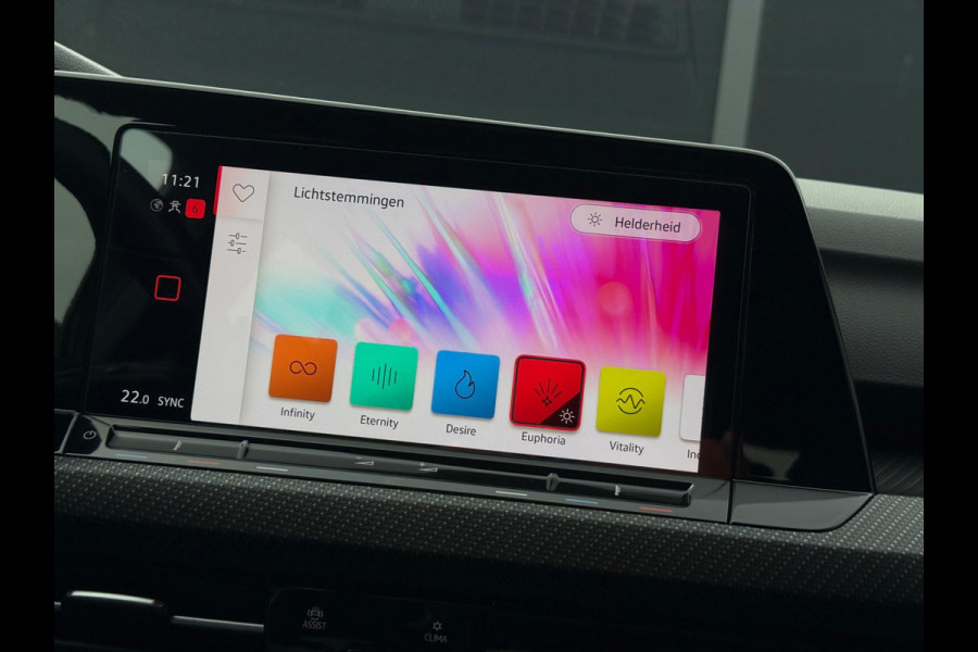 Volkswagen Golf 1.5 eTSI 3x R-Line CarPlay Camera
