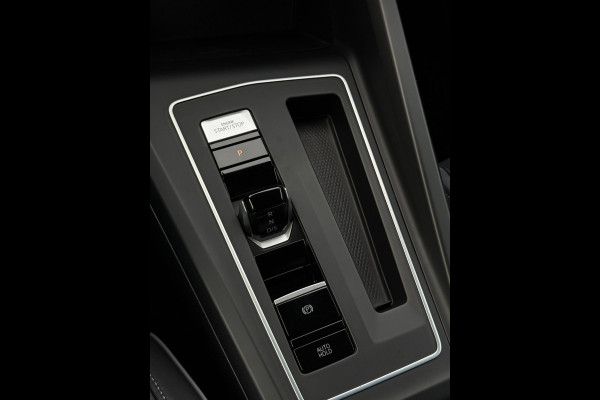 Volkswagen Golf 1.5 eTSI 3x R-Line CarPlay Camera